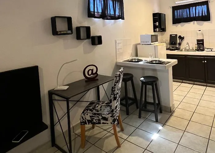 Cozy Black And White Studio Cabo San Lucas